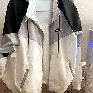 Men’s Nike windbreaker